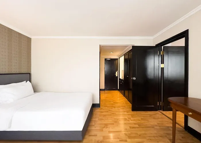 Rembrandt Residences Hotel 4*
