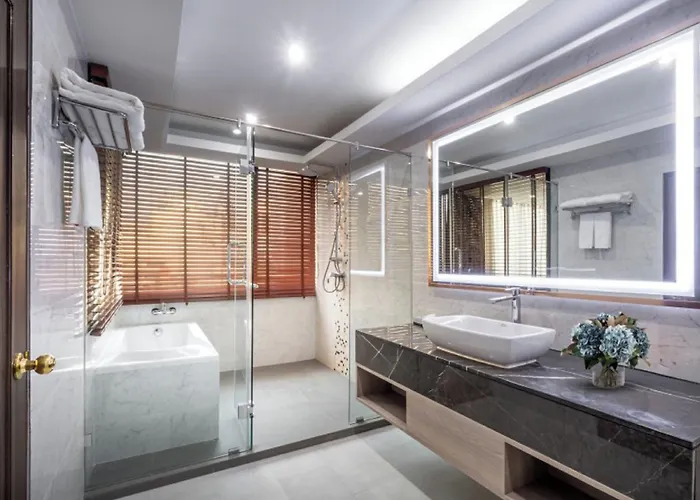 Rembrandt Residences Hotel